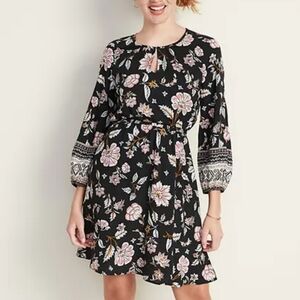 NWOT Old Navy Floral Print Keyhole Dress 100% Breathable Rayon P2P 22 in.